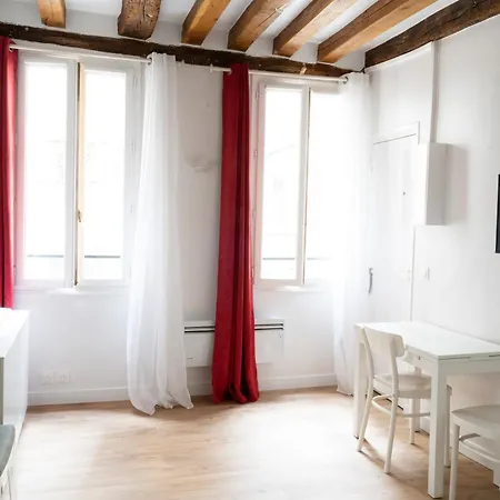 Le 64 Rue Chapon Parigi