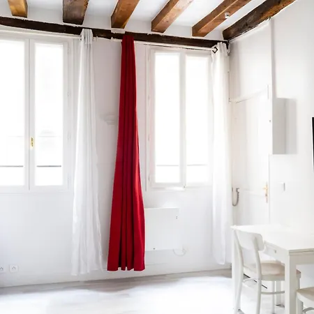 Le 64 Rue Chapon * Parigi